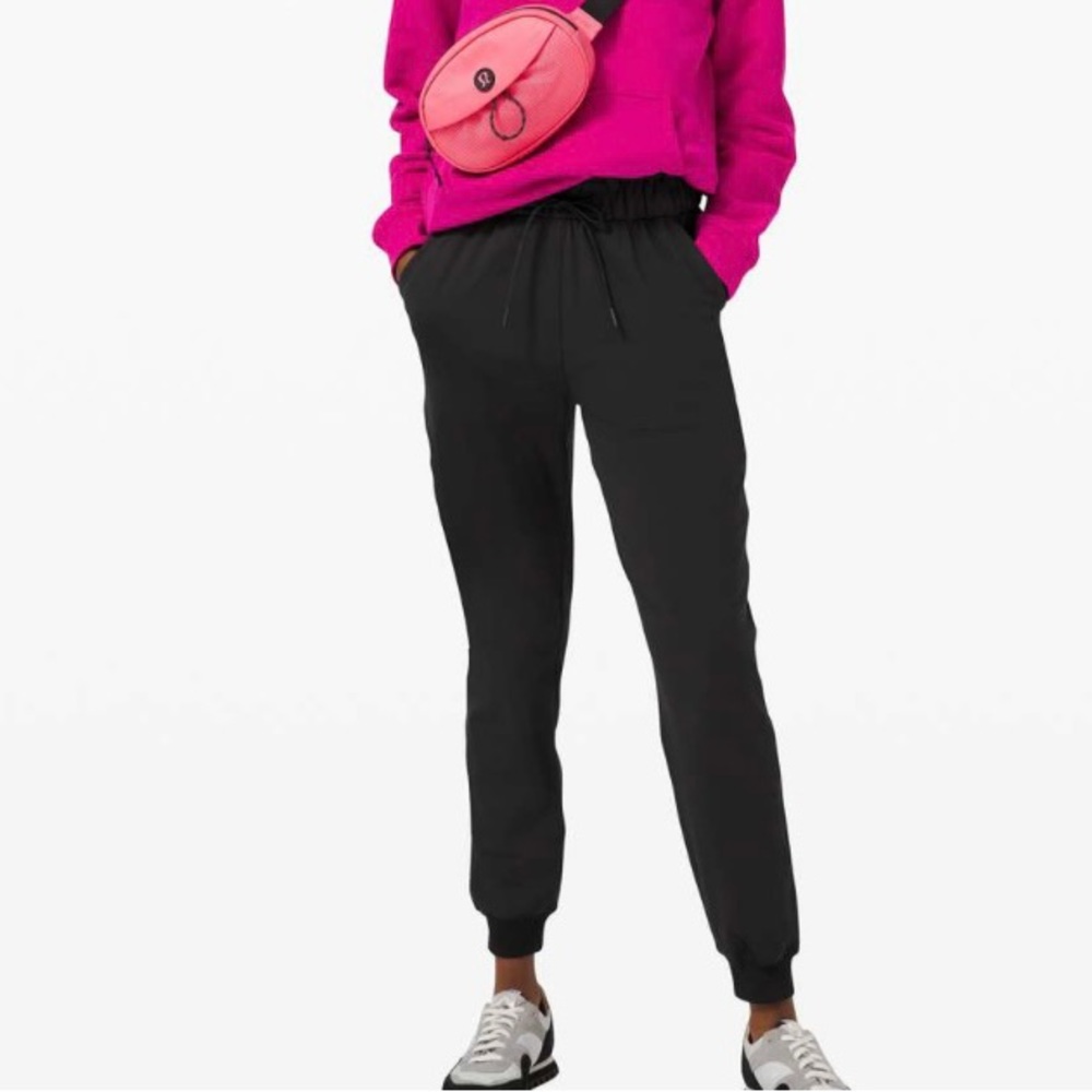 Lululemon Keep Moving Jogger Size 6